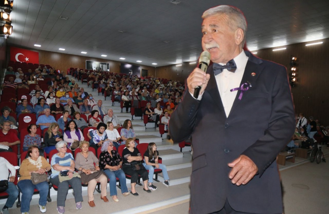 EDREMİT’TE “KADINA ŞİDDETE HAYIR” SLOGANIYLA SÖYLEDİLER