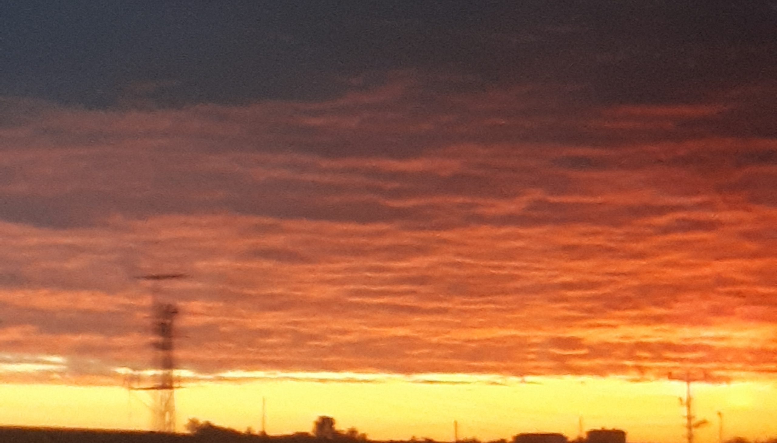 Sungurlu’da gök kızıla boyandı