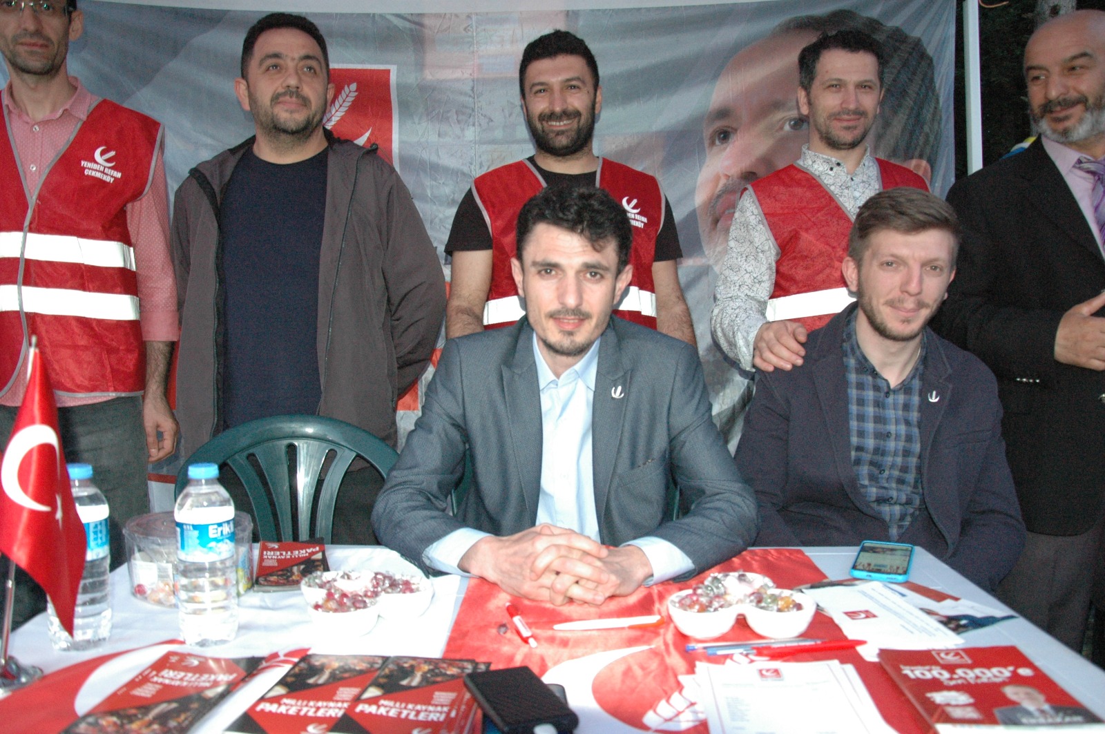 Yeniden Refah Partisi Çekmeköy ilçe Başkanlığı kurduğu stantla üye kaydı yaptı