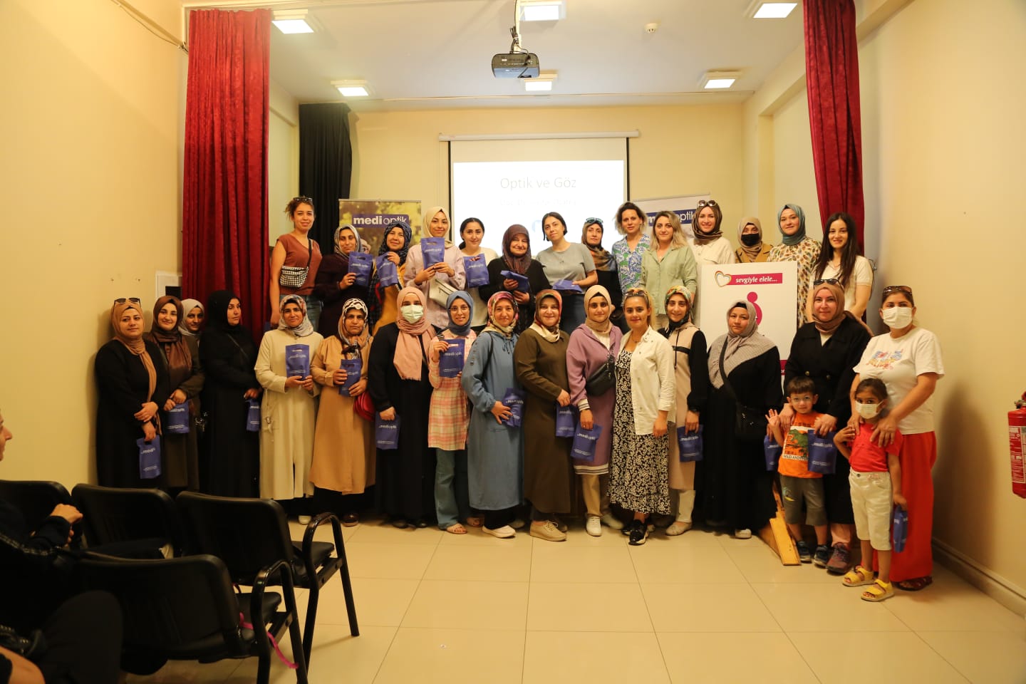 TUZLALI ANNELERE GÖZ SAĞLIĞI EĞİTİMİ VERİLDİ