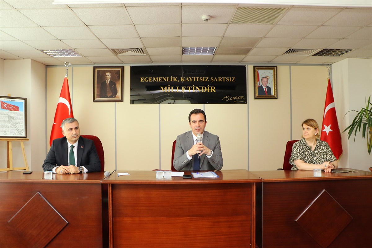 Sancaktepe Kaymakamı Ahmet Karakaya, Muhtarlarla Bir Araya Geldi