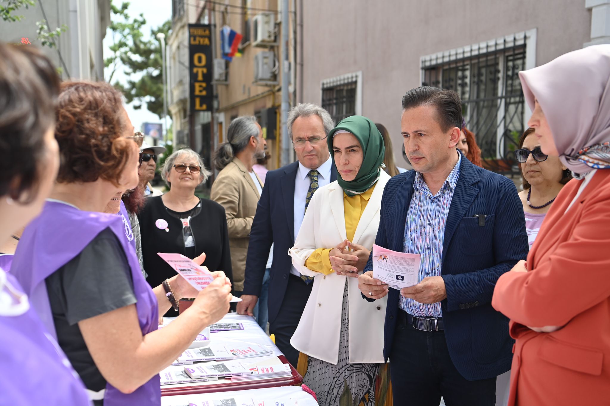 TUZLA’DA “GELENEKTEN GELECEĞE ANADOLU RÜZGARI” TEMALI SOKAK FESTİVALİ BAŞLADI