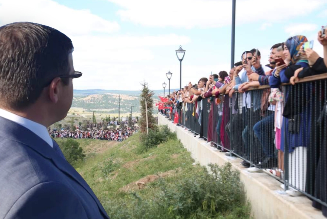Çekerek Barajı kenarına yapılan Millet Bahçesi, Yapay Rafting Parkuru, baraj içerinde oluşturulan Lavanta Adasının açılışı yapıldı