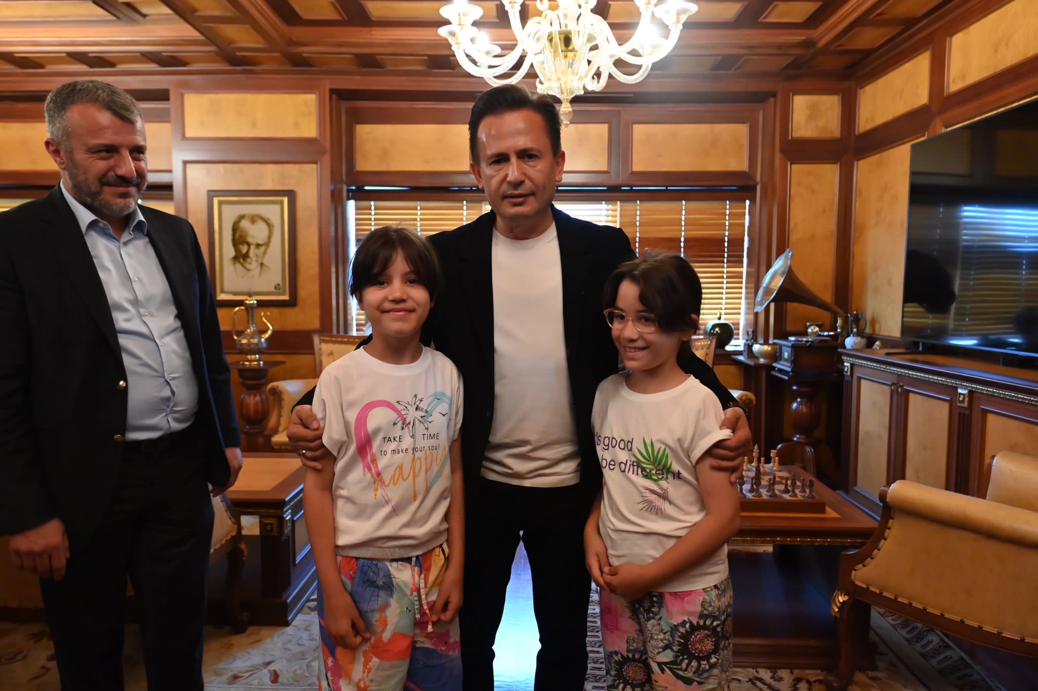 Tuzla Belediye Başkanı Dr. Şadi Yazıcı; “Kurban Bayramı’nda yeryüzü bir iyilik sofrasıdır”