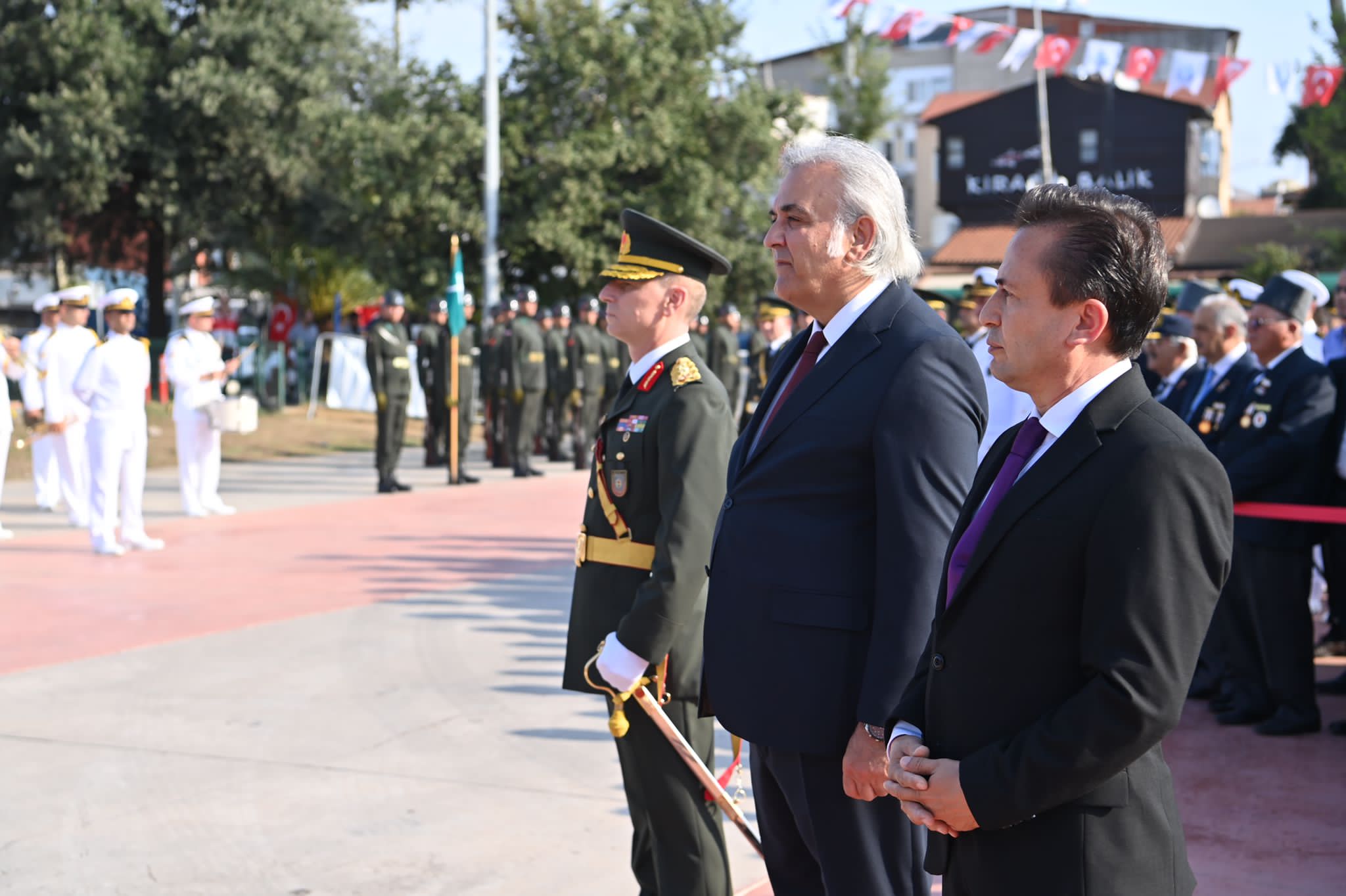 TUZLA’DA 30 AĞUSTOS ZAFER BAYRAMI’NDA ÇELENK SUNMA TÖRENİ DÜZENLENDİ