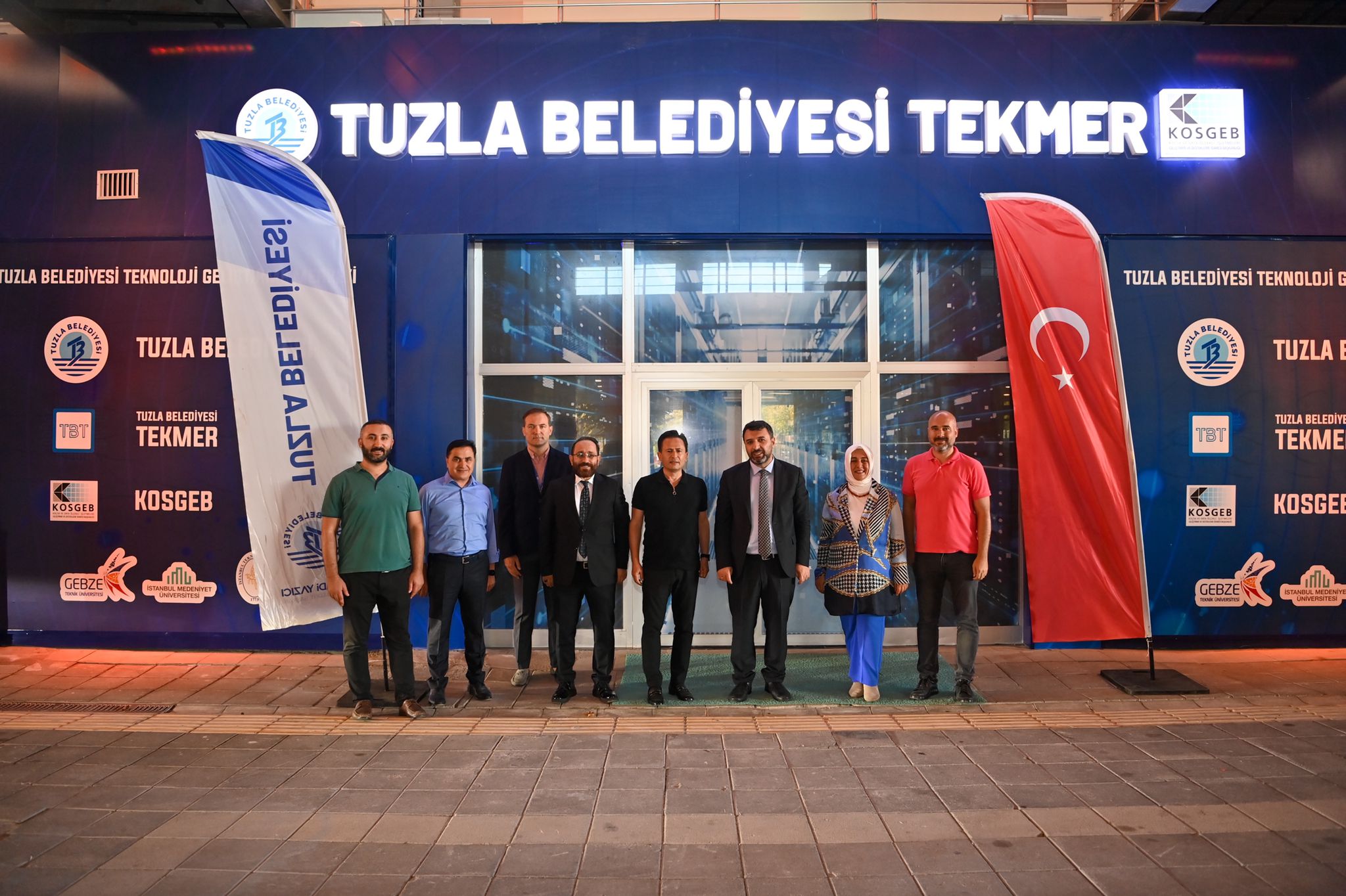 KOSGEB BAŞKANI HASAN BASRİ KURT, TUZLA BELEDİYESİ TEKNOLOJİ MERKEZİ’Nİ GEZDİ