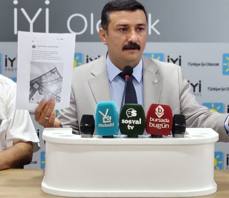 Bursa Büyükşehir’de bir skandal daha! 60 bin adet eğitim yardımı çeki partililere dağıtmış…