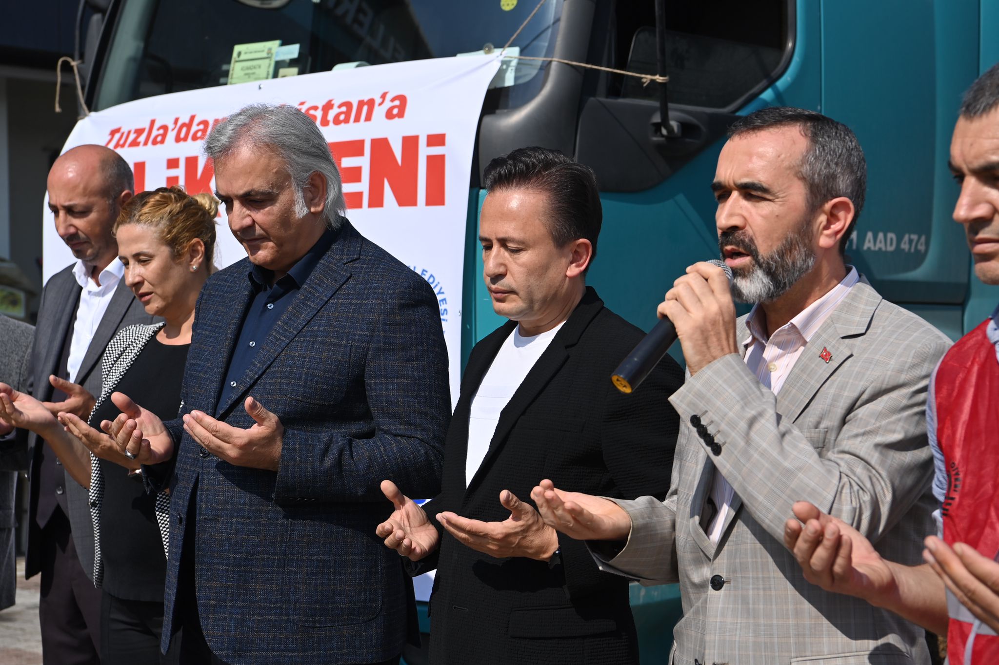 TUZLA’DAN YARDIM TIRLARI PAKİSTAN İÇİN YOLA ÇIKTI