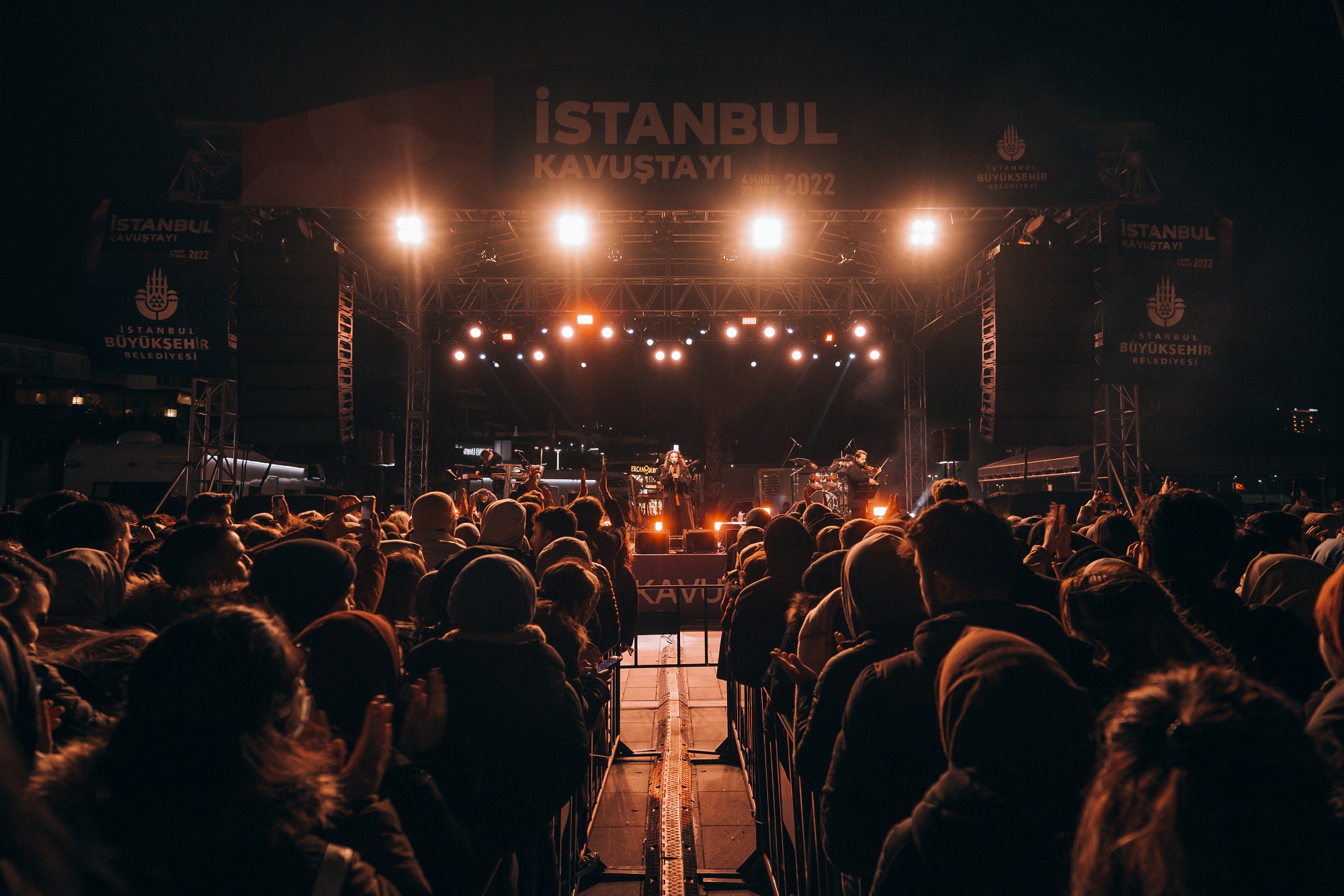 10 MEYDAN 10 ÜCRETSİZ KONSER