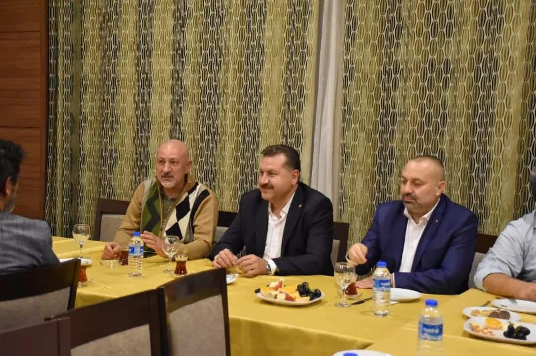 Başkan Yılmaz ve Genel Sekreter Küçükkaptan Agıros Termal Otel’de İstanbul medya üyelerini ağırladı