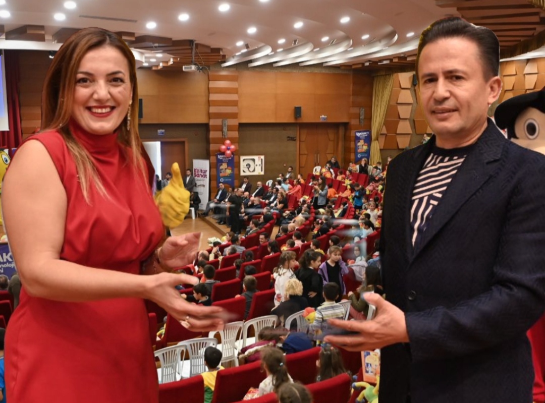 TUZLA’DA TANITILDI  – ŞAKRAK SERİSİNİN 7’Cİ KİTABI TUZLA BİLİM MERKEZİ’Nİ KONU ALDI