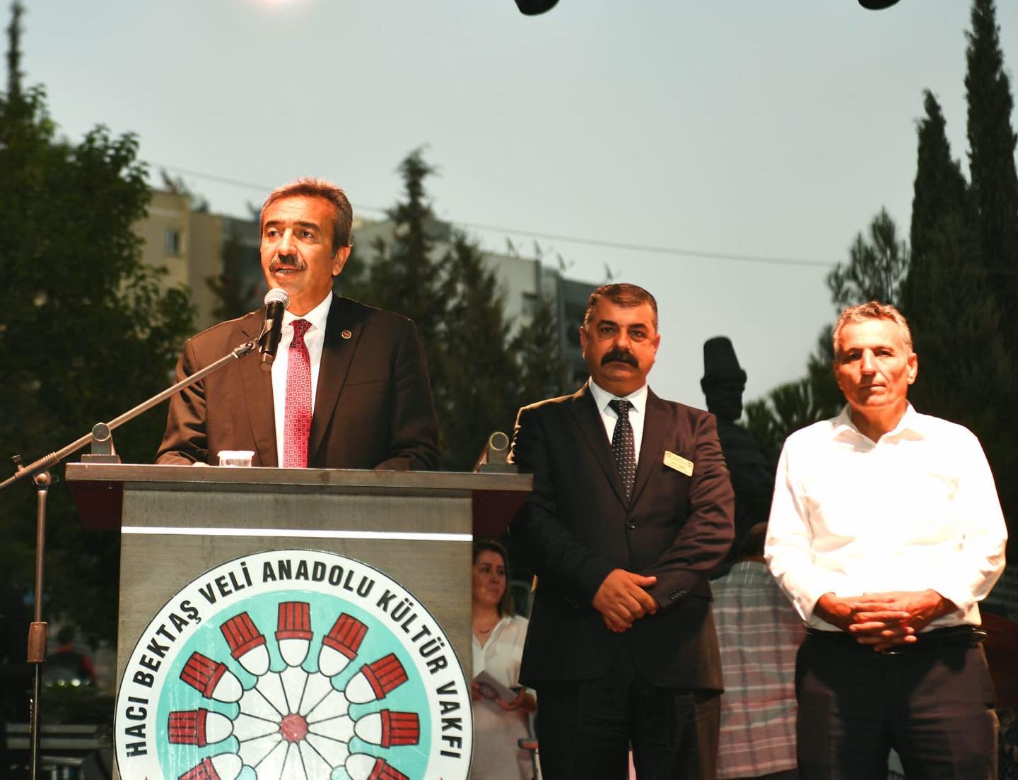 Çukurova’nın yiğit evladı Soner Çetin’den destek, “Cem Evleri Alevilerin İbadethanesidir “