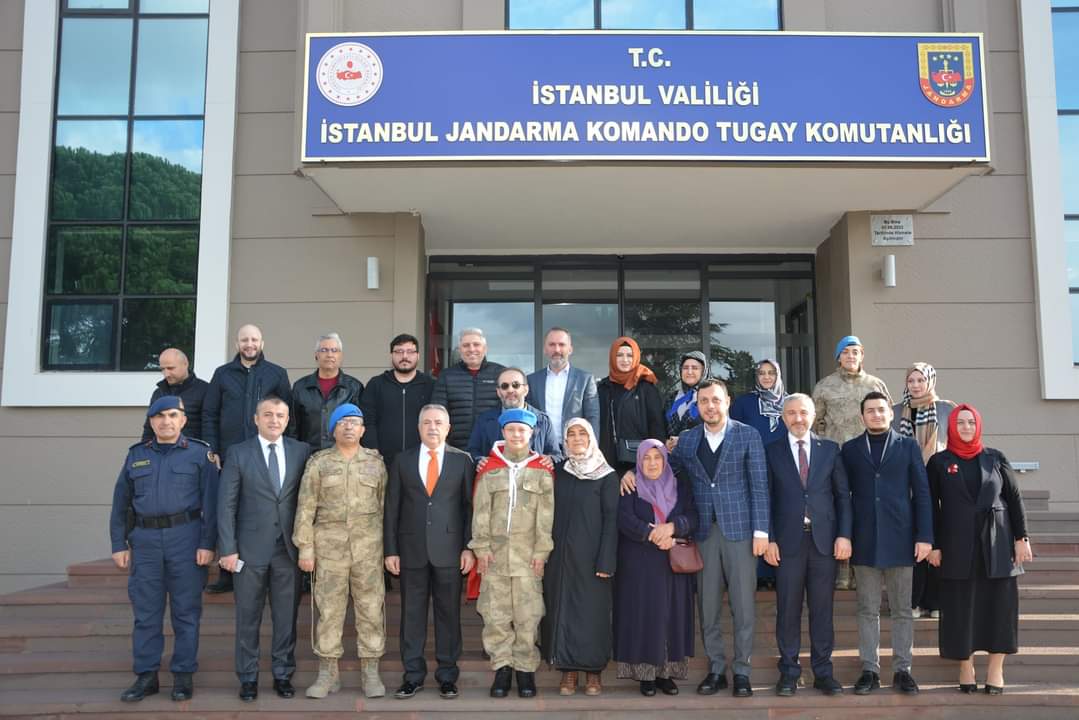 Kaymakam Resul Çelik Enes Alataş’ı Peygamber Ocağı’na teslim etti