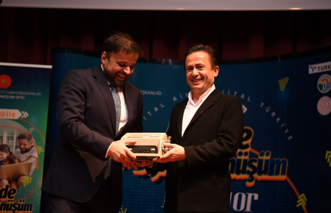 TUZLALI ANNE VE BABALAR DİJİTAL OKURYAZARLIĞI ÇOCUKLARINDAN ÖĞRENECEKLER