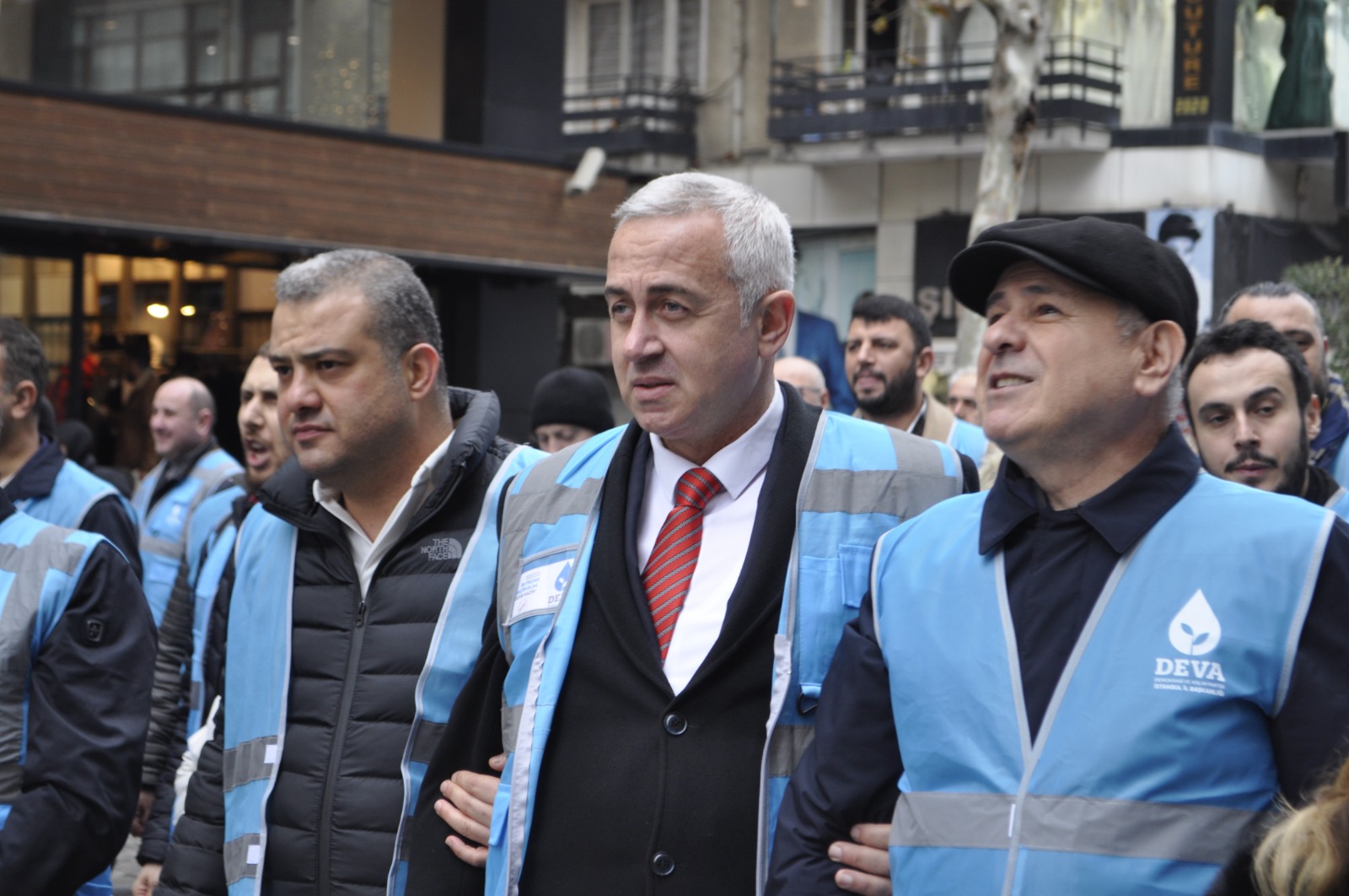 DEVA Partili Mavi Yelekliler bugün Ümraniye’de alanlara indi