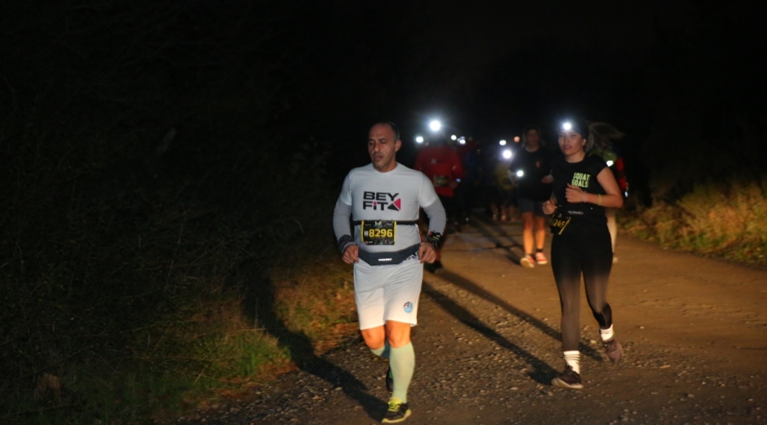 ÇEKMEKÖY’DE ZORLU PARKUR VE SOĞUK HAVADA KIYASIYA MÜCADELE ETTİ