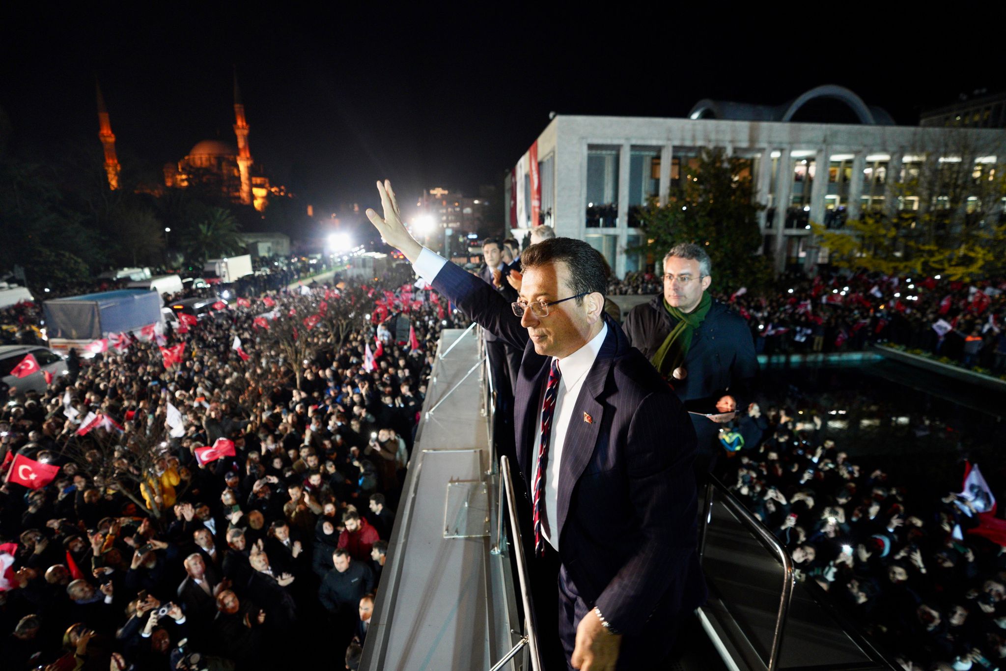 İBB Başkanı Ekrem İmamoğlu’nun Avukatı Mehmet Pehlivan’dan Açıklama: "Milletin İradesi Bir Kişiden Büyüktür"