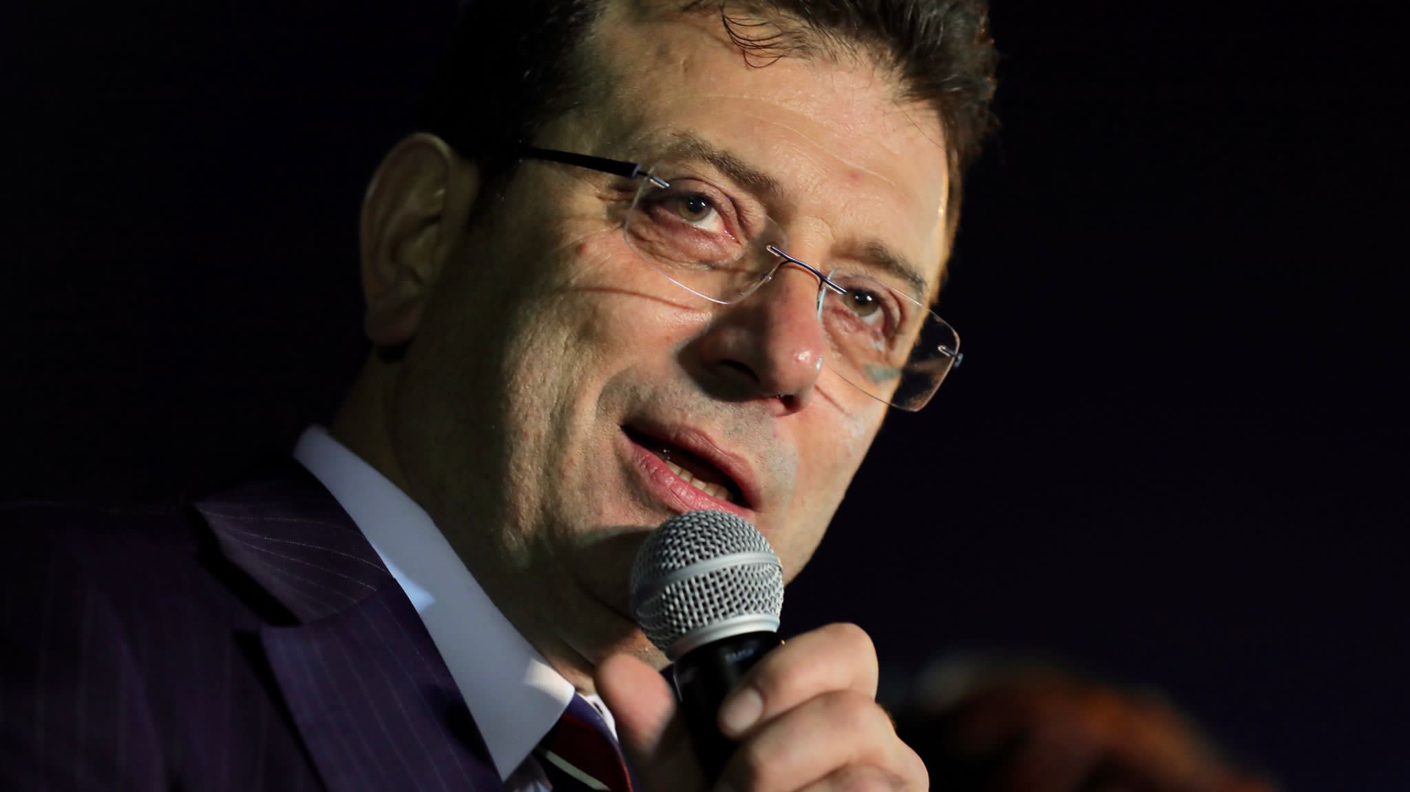 TÜRKİYE BAŞKAN’INA SAHİP ÇIKTI