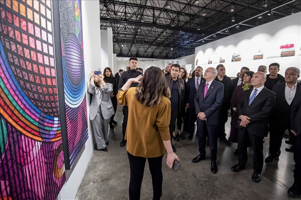 CHP lideri Kılıçdaroğlu’ndan “Gâvur Mahallesi”ne ziyaret