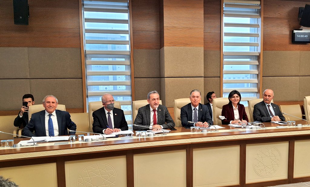 CHP’Lİ KAYA KÖY ENSTİTÜLERİ DERNEKLERİ KAMU YARARINA ÇALIŞAN DERNEK DEĞİLMİ?