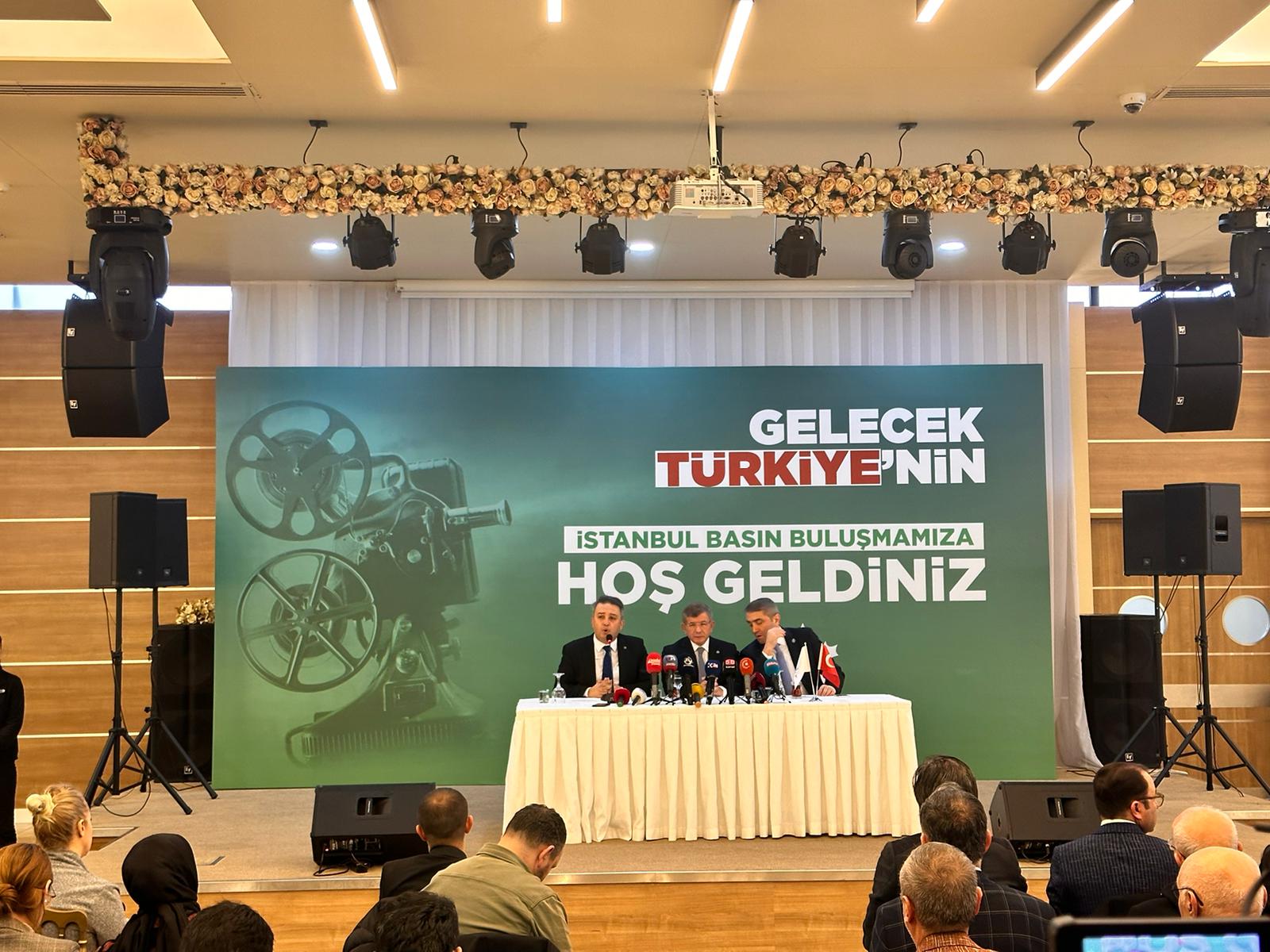 GELECEK PARTİSİ LİDERİ DAVUTOĞLU, İSTANBUL BASINI İLE BİR ARAYA GELDİ