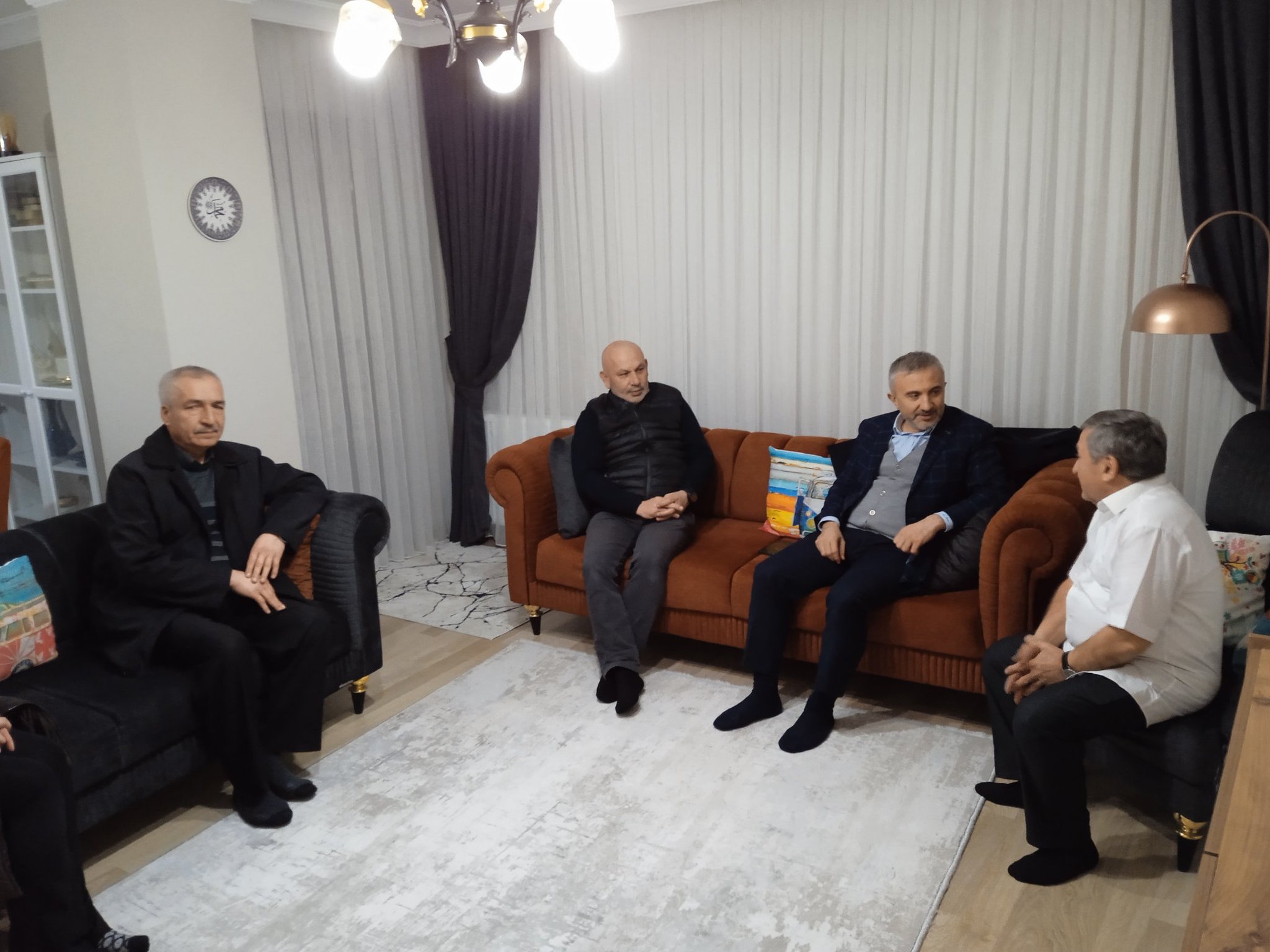 Çekmeköy Ak Parti’den 190 Bin Gönül 190 190 Bin Selam çalışmaları aralıksız sürdürülüyor.