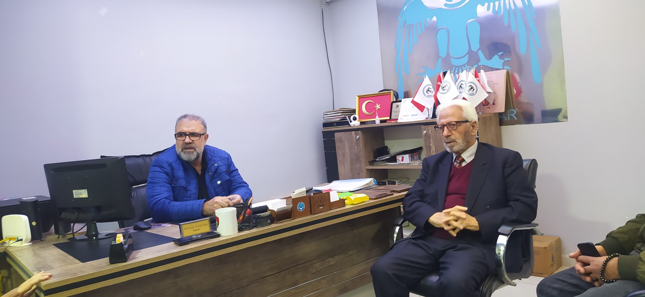 Çekmeköy Erzurumlular Derneği yerel basın için çağ Kebabı ikramında bulundu