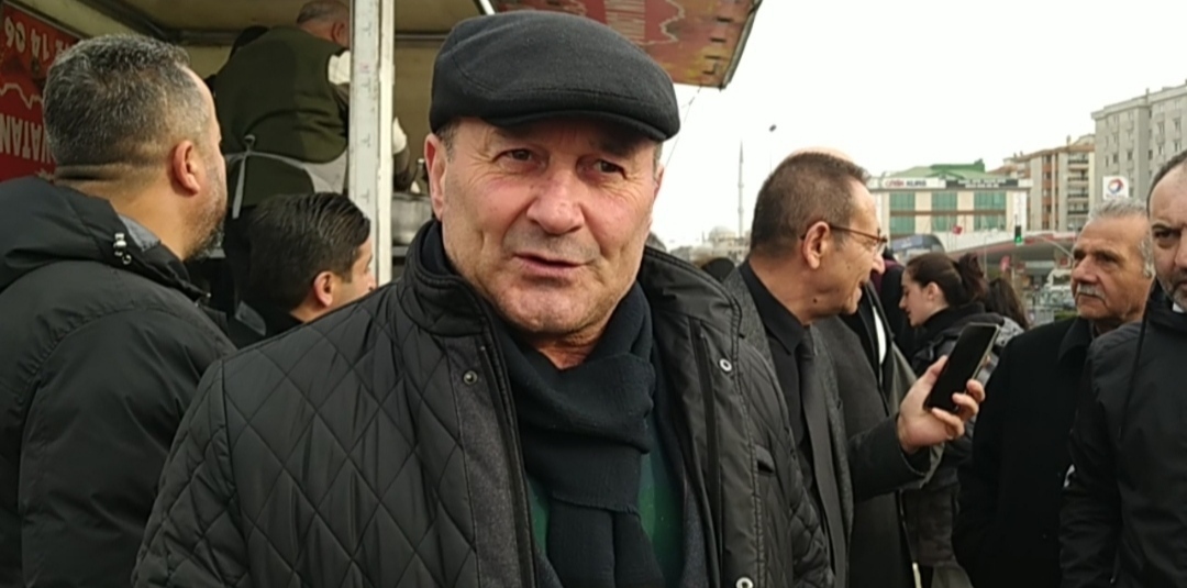 İYİ PARTİ ÇEKMEKÖY İLÇE BAŞKANI DİLAVER KOÇ, HAYIR LOKMASI İKRAM ETTİ