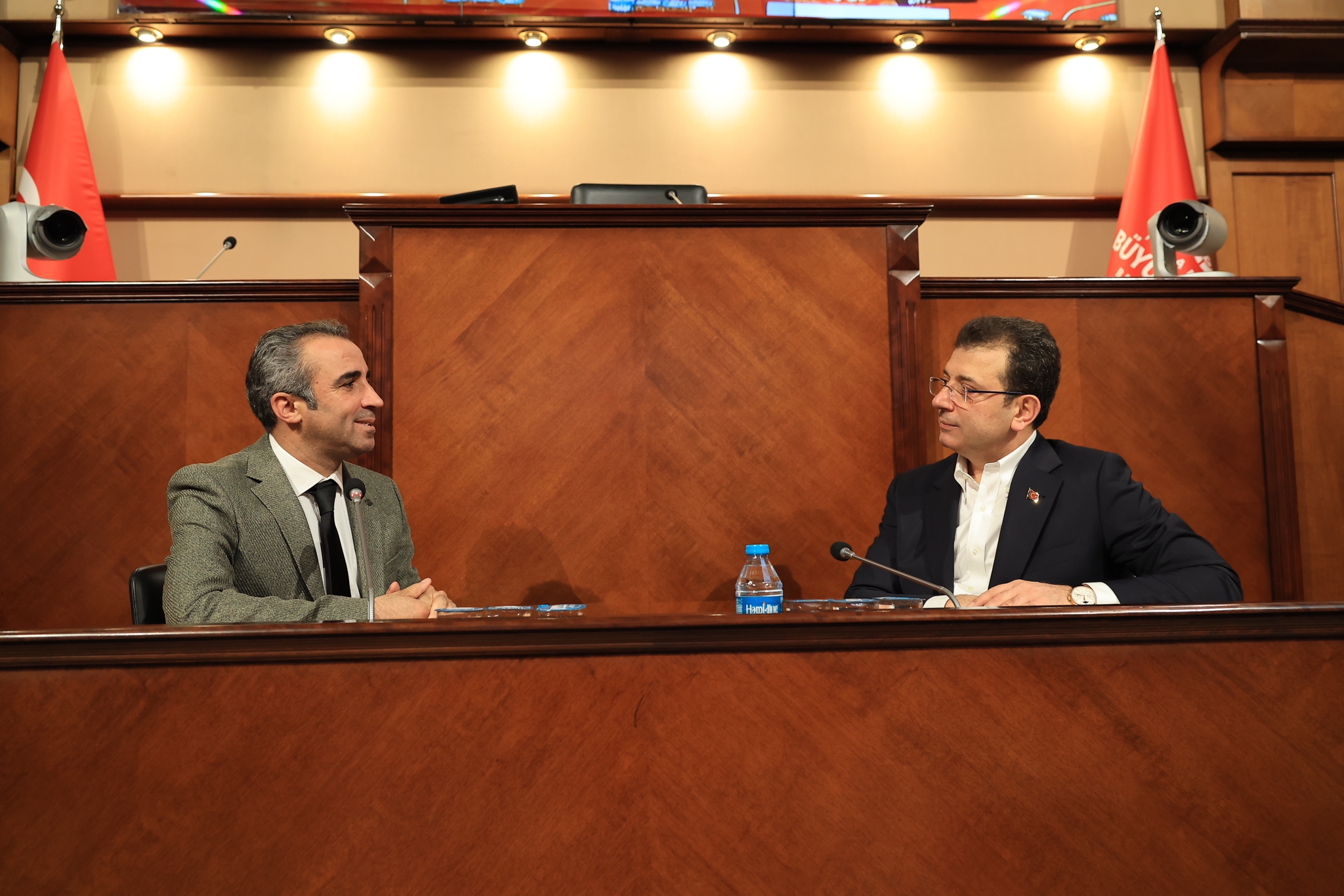 ALEVİ DEDELERİNDEN İMAMOĞLU’NA DESTEK ZİYARETİ