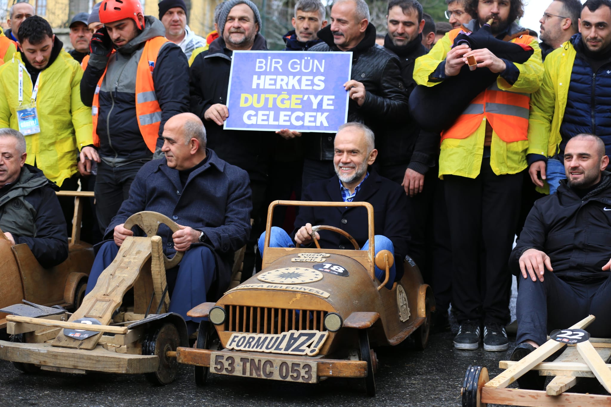 ÇEKMEKÖY’DE FORMULAZ, 10 TON HAMSİ, HORON VE DOYASIYA EĞLENCE…