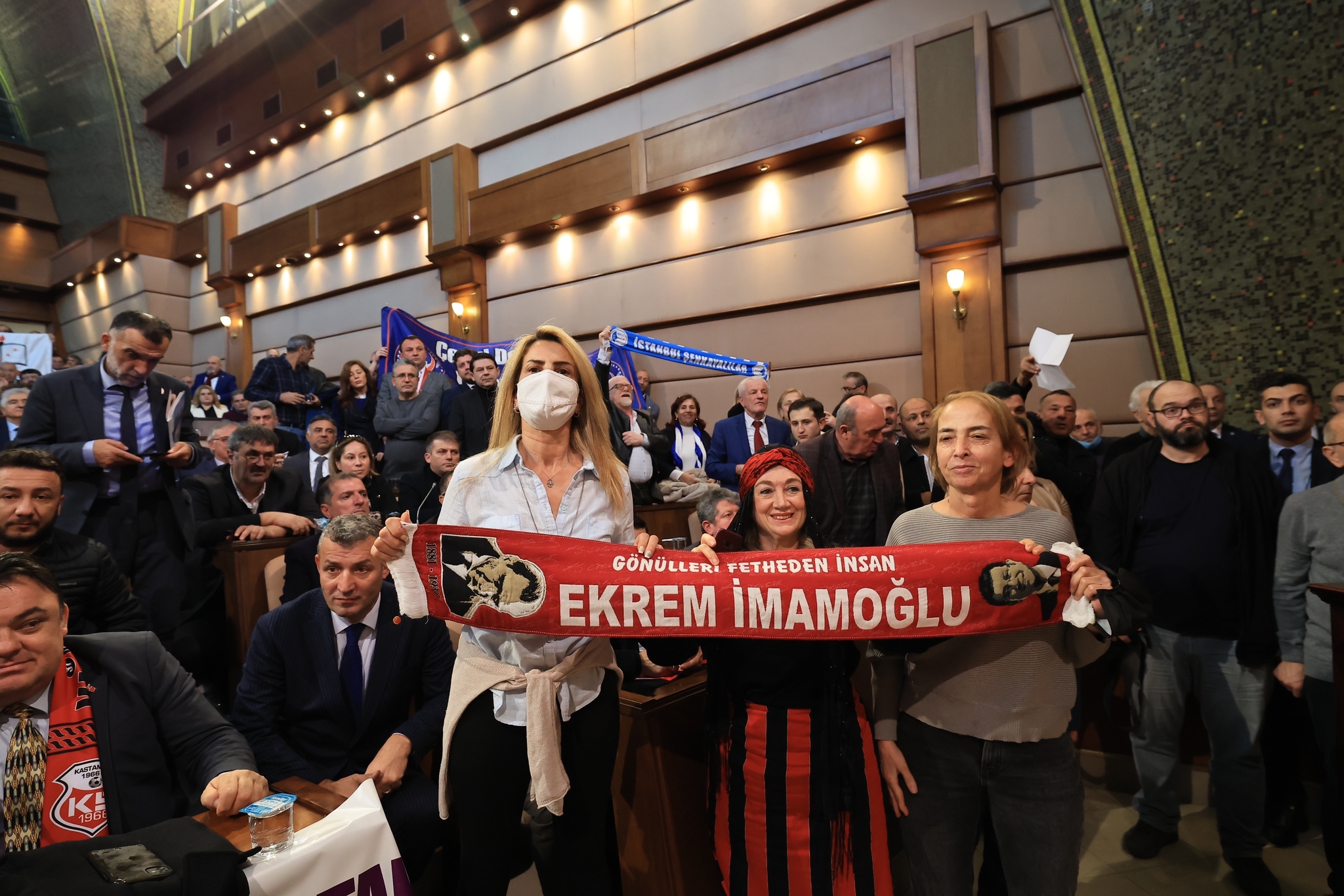 TÜRKİYE BAŞKAN İMAMOĞLU İÇİN AYAKLANDI