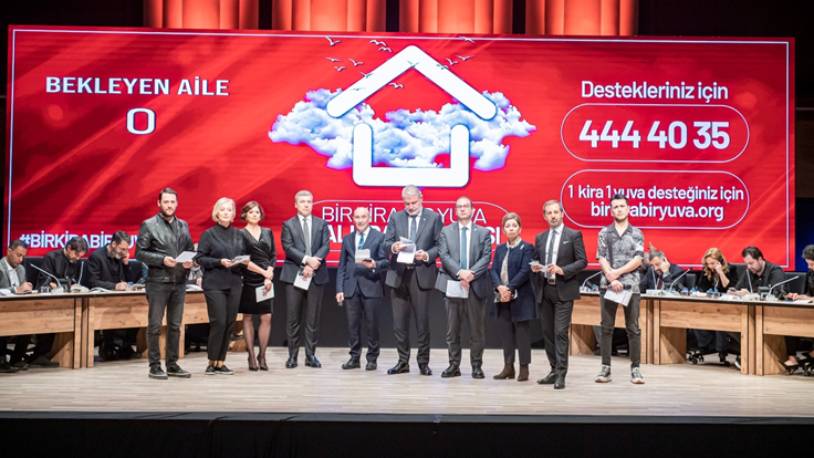Bir Kira Bir Yuva kampanyası dün gece Halk TV’deki özel yayın aracılığıyla tüm dünyaya ulaştı.