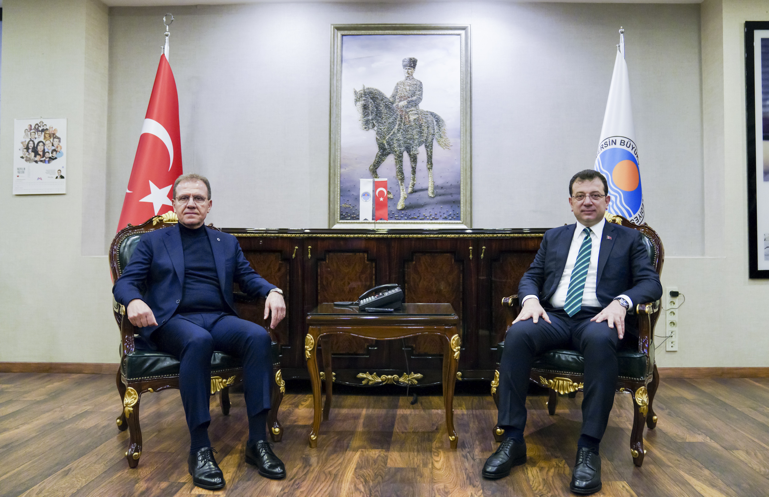 CHP’li Belediye Başkanları Vahap Seçer ve Ekrem İmamoğlu, halkın gönlünü fethetti