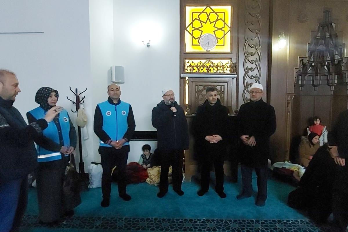 Diyanet İşleri Başkanı Erbaş, deprem bölgesinde