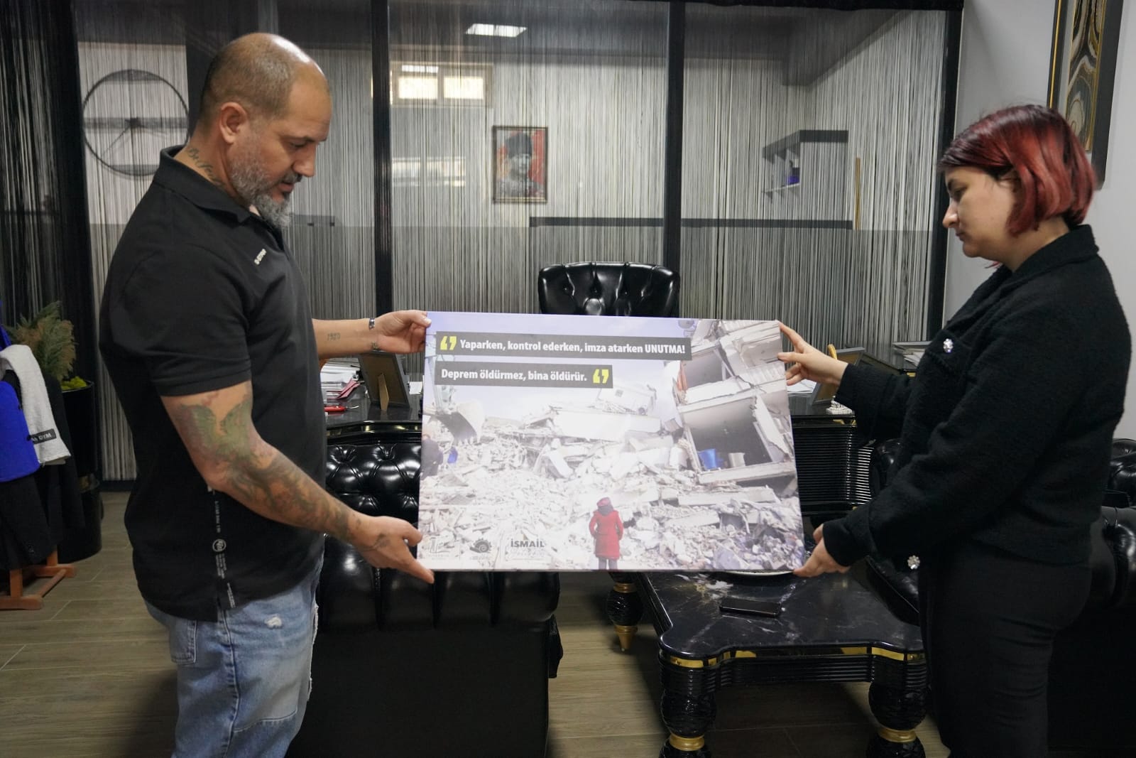 Depremzede mimardan meslektaşlarını duygulandıran ziyaret