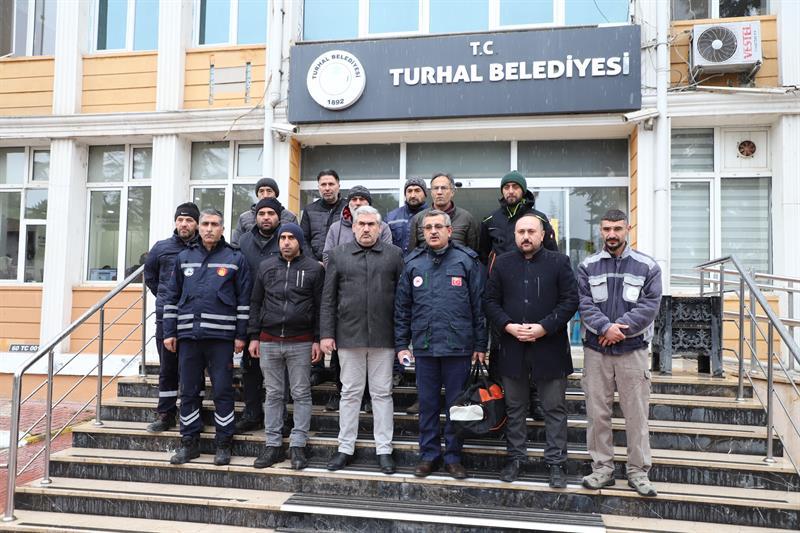 TOKAT TURHAL’DAN 14 KİŞİLİK YARDIM EKİBİ ADIYAMAN’A HAREKET ETTİ