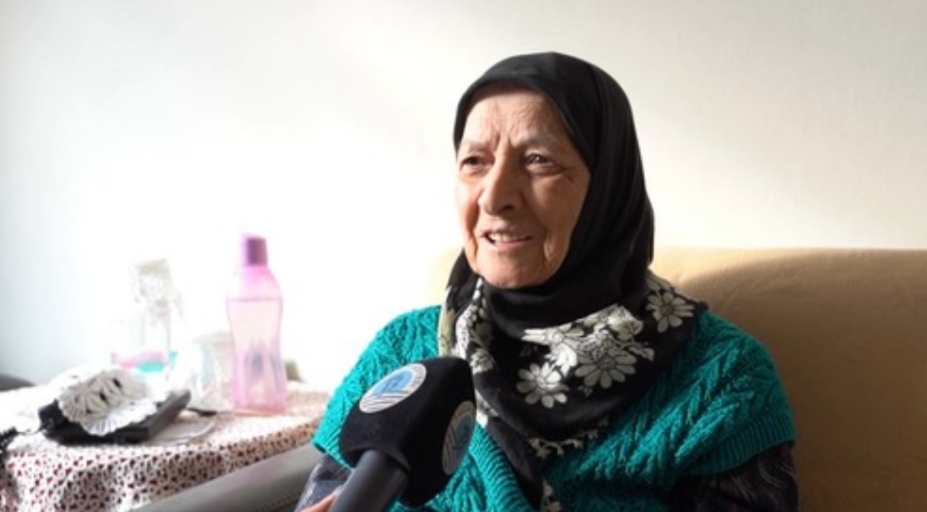 BELEDİYE EKİPLERİ TARAFINDAN EVİ DÜZENLİ OLARAK TEMİZLENEN 80 YAŞINDAKİ FATMA TEYZE; -“ALLAH DEVLETİMİZE ZEVAL VERMESİN”