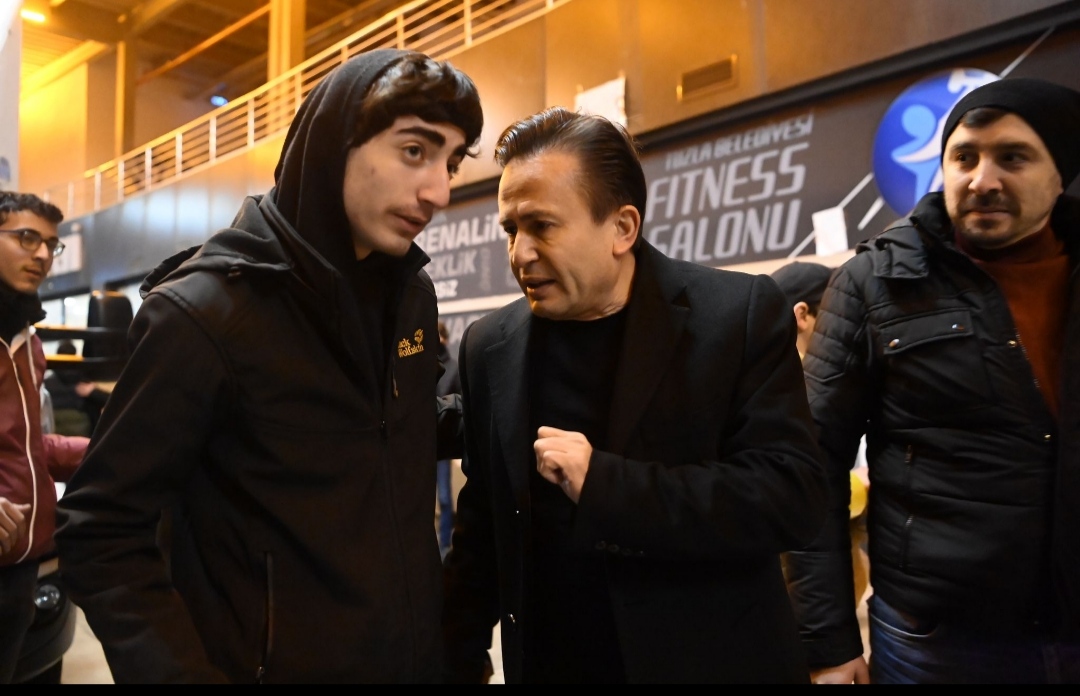 Z KUŞAĞI KATKISIYLA TUZLA’DAN 105 TIR YARDIM