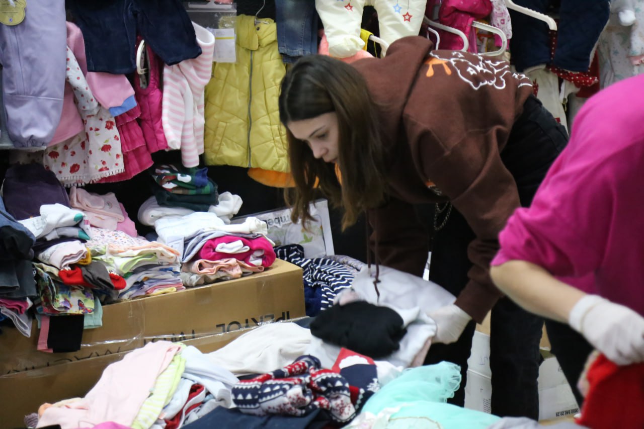 EDREMİT BELEDİYESİ DEPREM YARALARINI SARIYOR