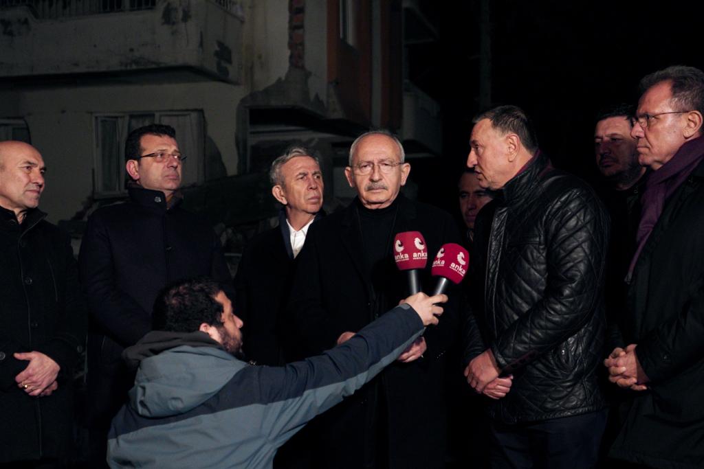 HATAY’LI DEPREMZEDELER “ÇOK KÖTÜYÜZ. ALLAH RIZASI İÇİN BİZE YARDIM EDİN”