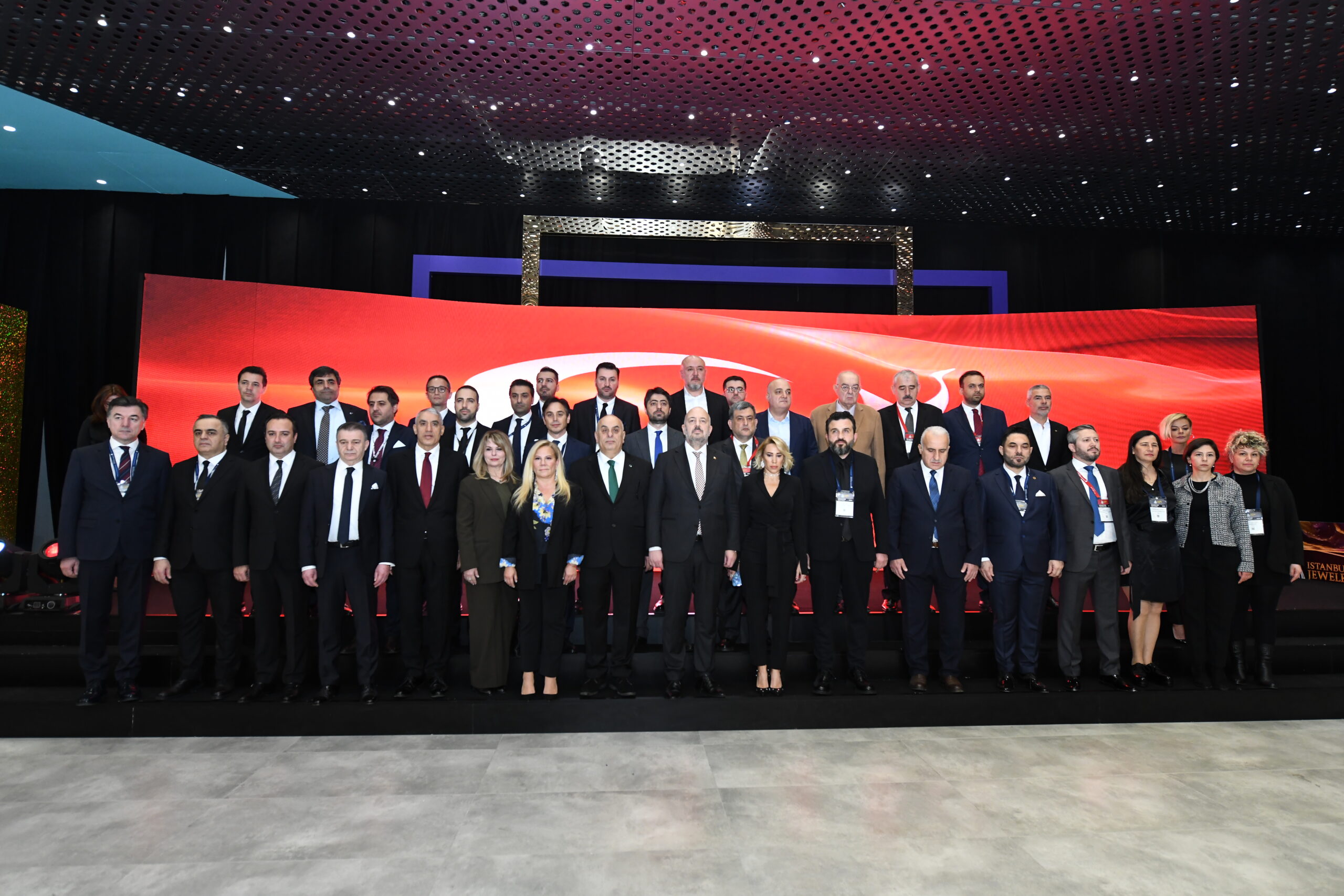 İstanbul’dan Dünyaya Mücevher Işıltısı 53’üncü Kez Yayılıyor