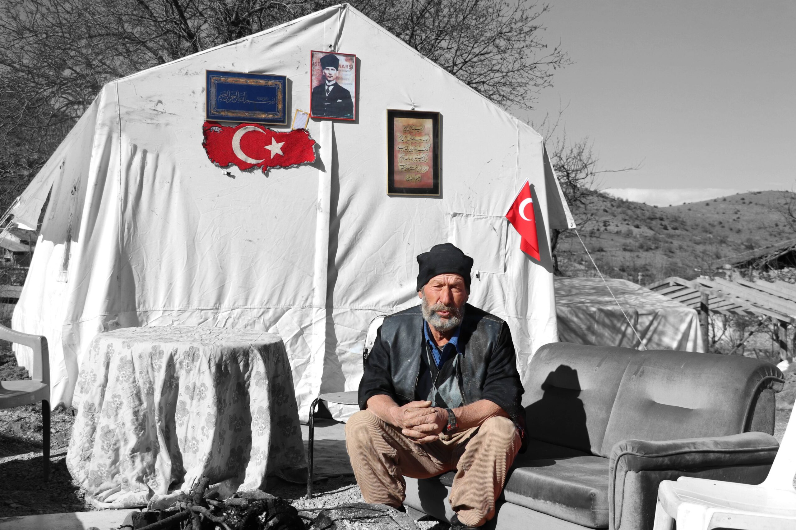 Kale Grubu, Türkiye’nin zor günlerini aşması için “Çanakkale Ruhu Yanında!” diyor…