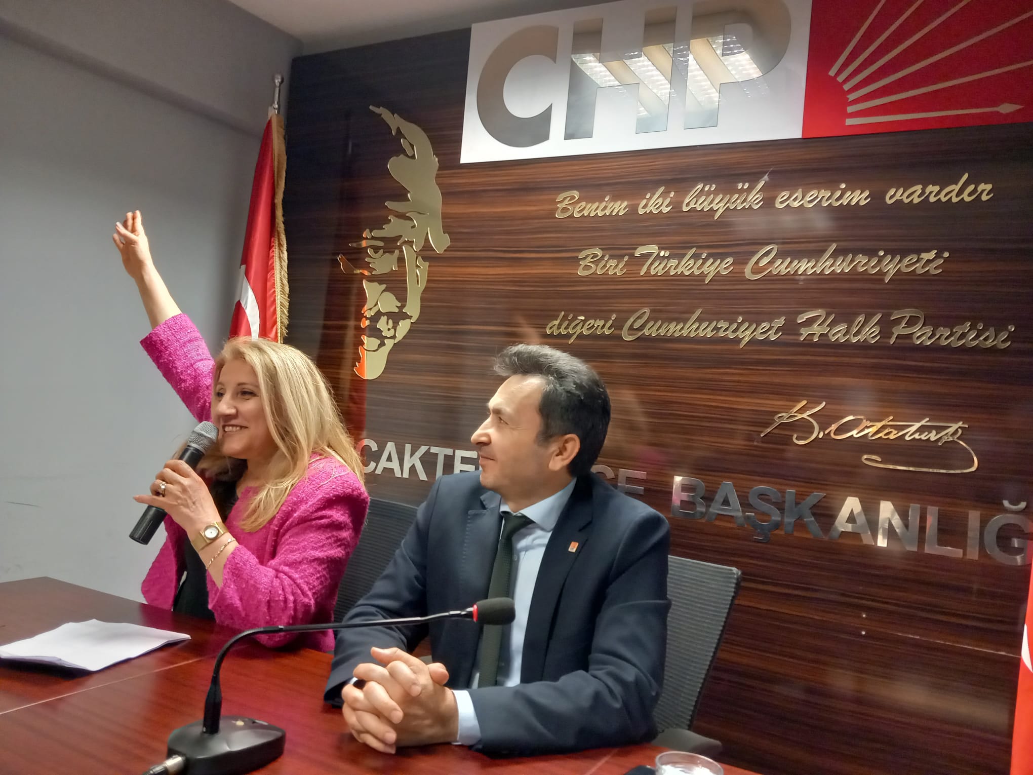 Ben Elife Gamze Öztürk Geliyorum