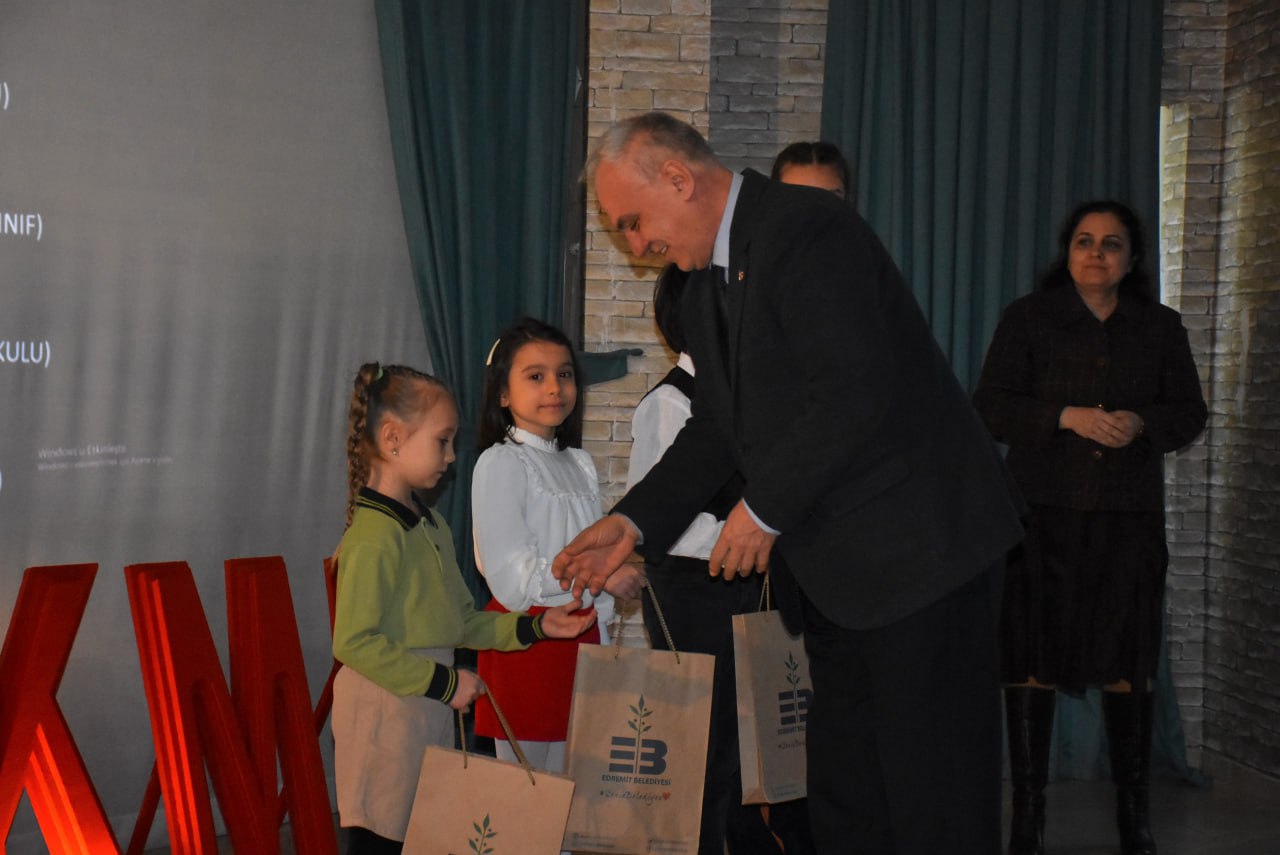 Edremit’te İstiklal Marşı’nın 102. Yılı kutlandı