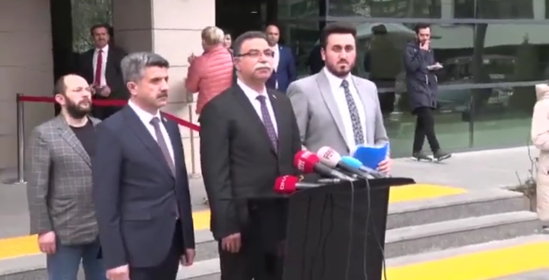 BTP aday listesini YSK’ya teslim etti Listenin yüzde 80’i 40 yaş altında ve kadın-erkek fermuar liste halinde oluşturuldu.