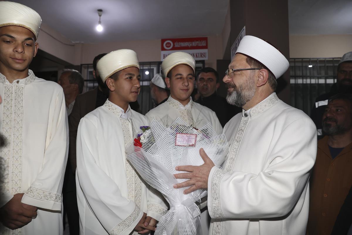 Prof. Dr. Ali Erbaş, “Kıyamete kadar bilim geliştikçe Kur’an-ı Kerim’i yeni yeni anlayacaklar