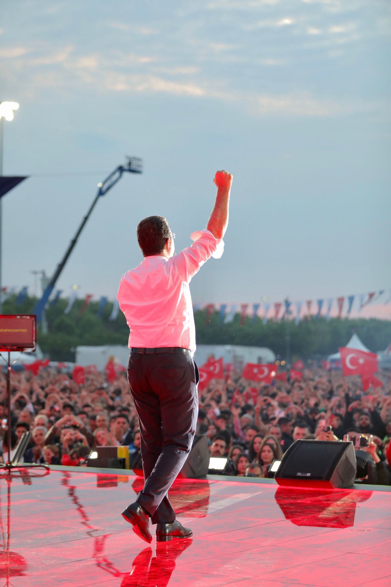 Başkan İmamoğlu,19 Mayıs kutlu olsun. Kalın sağlıcakla. Yaşasın Cumhuriyet, yaşasın Mustafa Kemal Atatürk