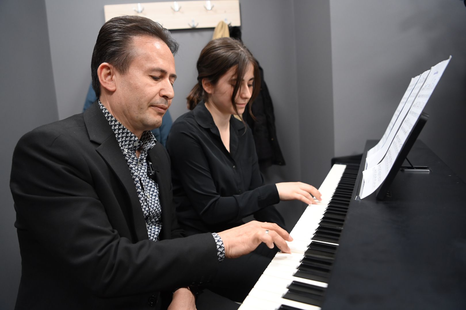 TUZLA BELEDİYE BAŞKANI DR. ŞADİ YAZICI, SANATLA, BİLİMLE, SPORLA YETİŞEN BİR GENCİN EMİN OLUN BAŞKALARINA BAKIŞI DA DEĞİŞİR