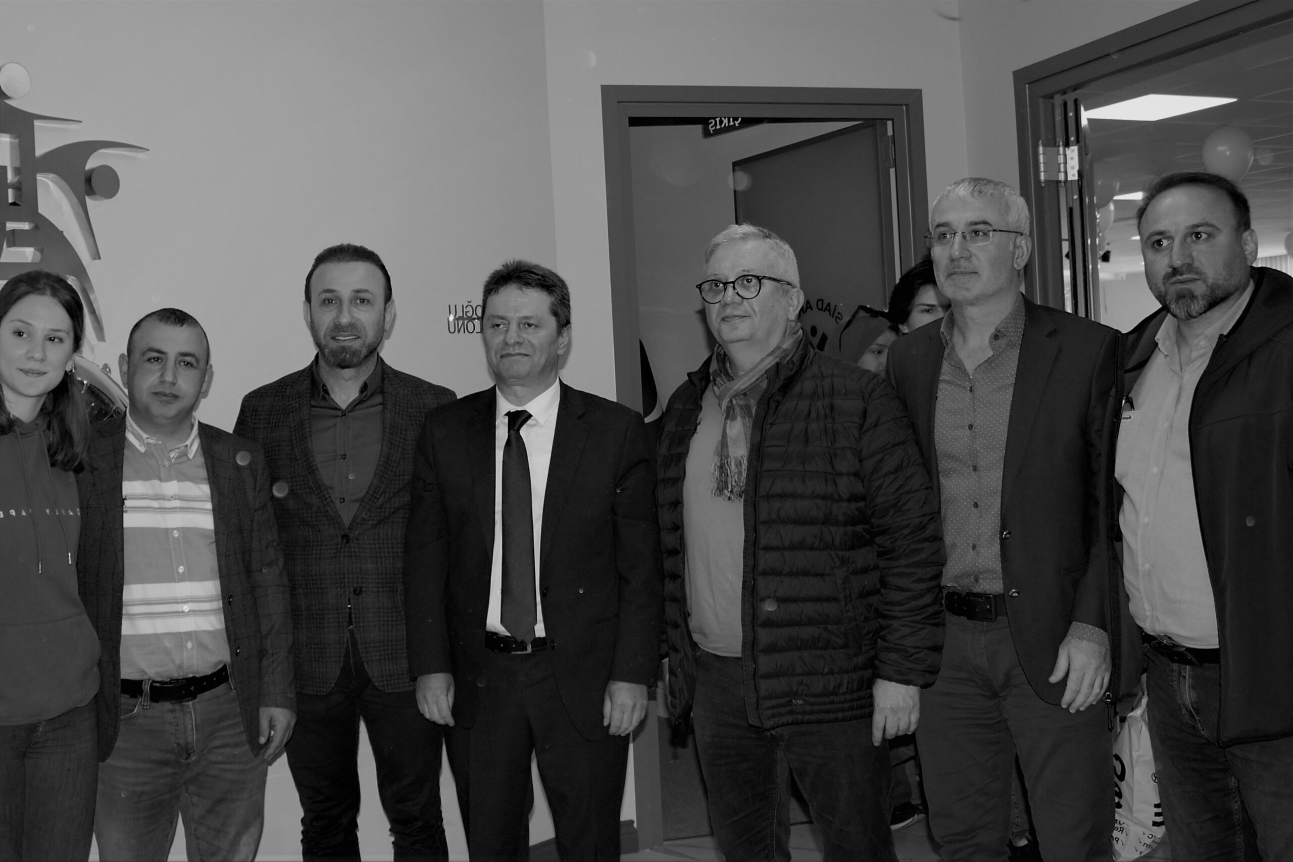 Çekmeköy Sanayici ve İş İnsanları Derneği (ÇEKSİAD) depremzede çocuklara çeşitli hediye vererek mutlu etti