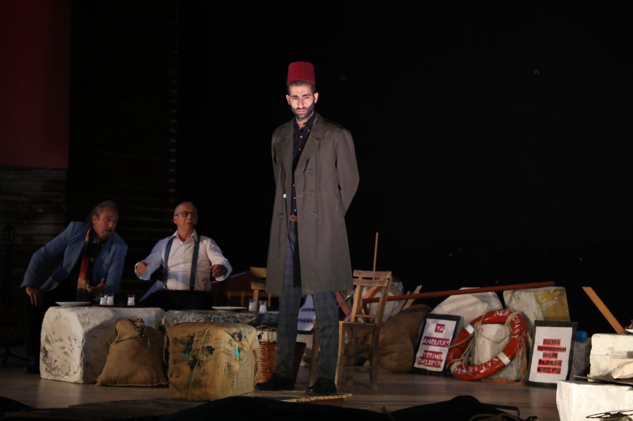 “NEYZEN YA YAŞIYORSA” SEYİRCİYLE BULUŞTU